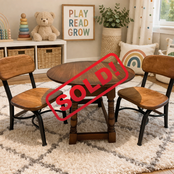 Vintage Drop-Leaf Table + Heywood-Wakefield Children’s Chairs ✨